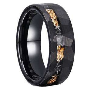 Nuovo Anello alla Moda in Carburo di Tungsteno con Detriti di Foglia d'Oro, Anello Nuziale e di Fidanzamento da 8mm con Finitura Martellata Nera per Coppie - Product Image 1