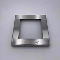 Base de poteau en aluminium traité thermiquement, antirouille, bon marché, en gros, pour clôtures de sécurité et utilisation sur les chantiers de construction