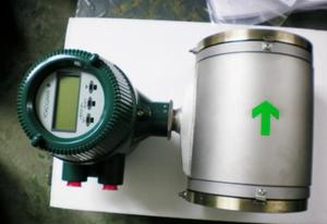 Débitmètre magnétique intégré à fixation par pince AXF DN15-DN100 avec revêtement en PTFE pour gaz, huile et eau - Product Image 1