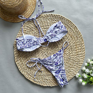 Nuovo Bikini blu e bianco stampato Sexy con lacci costumi da bagno da ragazza taglio alto - Product Image 5