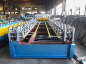 Línea <span class=keywords><strong>de</strong></span> producción <span class=keywords><strong>de</strong></span> máquina <span class=keywords><strong>de</strong></span> perfilado <span class=keywords><strong>de</strong></span> metal móvil en China - Product Image 4