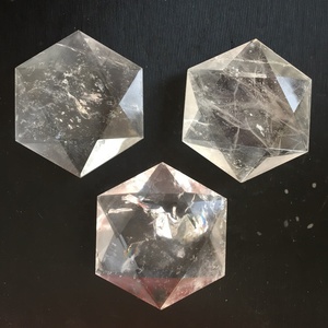 Natural <span class=keywords><strong>de</strong></span> la mano tallada estrella <span class=keywords><strong>de</strong></span> David <span class=keywords><strong>de</strong></span> cristal <span class=keywords><strong>de</strong></span> cuarzo claro estrella para venta - Product Image 1