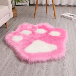 Tapis en fausse fourrure en forme de patte de chat gris et blanc, forme originale, adapté aux animaux domestiques, décoration intérieure, tapis de sol pour salon, canapé, chambre, lavable en machine - Product Image 2