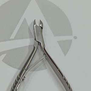 Cortaúñas y Cortacutículas de Acero Inoxidable de Alta Calidad con Mango Antideslizante, Mandíbula Completa y Estuche de Cuero PU, Hecho en Pakistán - Product Image 3