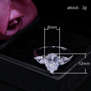 Anello di Moda con Zircone a Goccia, Elegante Gioiello di Fidanzamento per Donne, Design Moderno per Uso Quotidiano - Product Image 5