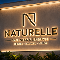 Lettres en relief LED frontlit de qualité supérieure, enseignes 3D en métal éclairées par l'avant pour les centres commerciaux, les restaurants, les cafés, les devantures de magasins, la publicité