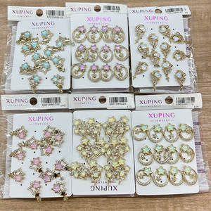 بيع بالجملة مجوهرات أحجار ملونة مطلية بالذهب من جينجينج وقلب زهور كورية للنساء أقراط - Product Image 4