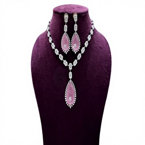 Ensemble collier et boucles d'oreilles classiques en argent plaqué zircon avec design goutte d'eau en forme de poire pour femmes, bijoux de mariage - Product Image 2