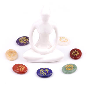 Piedras de meditación Seven Chakra-Discos de cristal pulido con símbolos sánscritos (juego completo) - Product Image 3