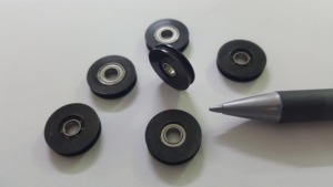 REDECO – Roue de guidage en silicone moulé CNC à rainure en U, poulie coulissante en plastique, joint d'étanchéité industriel en silicone sur mesure – Vente directe usine - Product Image 2