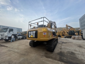 Excavatrice sur chenilles CAT 320D2L d'occasion, 20 tonnes, Caterpillar, faible nombre d'heures de fonctionnement, état d'origine - Product Image 3