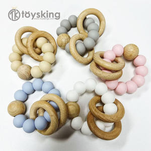 Ensemble cadeau pour bébé unisexe nouveau-né, clip pour sucette doux et couverture pour la douche, emballé dans une boîte cadeau élégante de style jouet - Product Image 3