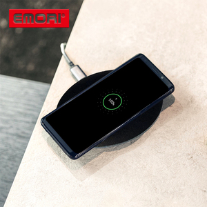 Nouveau Design léger Qi inductif charge 10W bureau rapide Mini <span class=keywords><strong>chargeur</strong></span> sans fil pour <span class=keywords><strong>iPhone</strong></span> <span class=keywords><strong>XS</strong></span> Max Galaxy Note 9 - Product Image 2