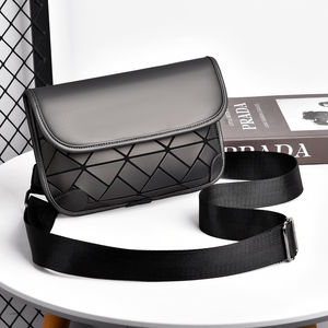 남성용 세련된 PU 숄더백 방수 레이저 메신저 슬링 백 마름모 패턴 반짝 - Product Image 5