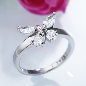 Anello a Forma di Farfalla in Cristallo per Donne, Accessorio Minimalista Romantico per Uso Quotidiano - Product Image 5