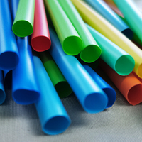 Pailles en acide polylactique biodégradables de 6 mm de diamètre pour un usage unique dans l'eau, les boissons, le café, les jus, les fêtes et les bars.