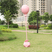 Sculpture d'attrape-vent en fibre de verre en forme de montgolfière simulée, finition brillante imperméable, style Art déco moderne pour aménagement paysager extérieur