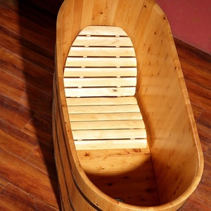 Moderna Vasca da Bagno a Botte Autoportante per Una Persona in Legno di Cedro con Doccia Idromassaggio per Interni Design con Scarico per Uso Alberghiero - Product Image 3