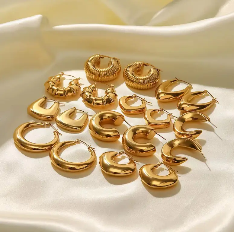 Gold Twisted Geometric Elegant Hoop Earrings Stainless Steel Punk Hollow Out Peach Heart Statement Triple C Stud Earrings Bulk