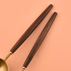 Cuillère à <span class=keywords><strong>café</strong></span> en laiton avec long manche en bois, cuillère doseuse pour <span class=keywords><strong>café</strong></span> <span class=keywords><strong>moulu</strong></span>, thé en vrac et grains - Product Image 4