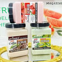 Aardbeien Koffie Fruit Gezichts- en Lichaamsscrub voor het verwijderen van dode huidcellen, het verwijderen van mee-eters, reinigen, verhelderen en hydrateren.