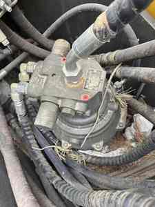 รถขุดตีนตะขาบมือสอง รถขุดวอลโว่ มือสอง รถขุดโคมัตสึ PC100 มือสอง - Product Image 2