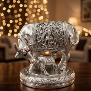 Idole artisanale en argent de vache et veau Kamdhenu, figurine religieuse gravée, décoration de table pour mariage et salon - Product Image 2