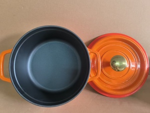 Olla de Hierro Fundido Esmaltado Ecológica Multiusos para Guisos, Sopas, Apta para Gas e Inducción, con Tapa, Diseño Moderno - Product Image 4