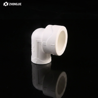 Sambungan Pipa PP-R Reducing Elbow 20mm-32mm 2.5 MPa Plastik Konektor Tidak Sama Ukuran untuk Perpipaan Bangunan Rumah Tangga