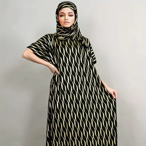 Toptan müslüman Dubai 2 takım müslüman elbise açık Abaya mütevazı baskı islam giyim kare gevşek salıncak müslüman elbise