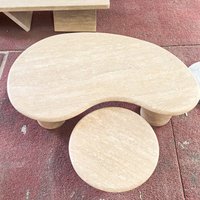 Ensemble de tables basses de luxe en travertin naturel, tables gigognes en pierre beige en forme de rein pour salon moderne et décoration intérieure