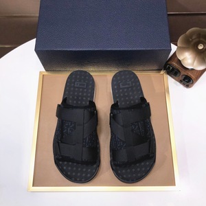 Chaussures décontractées de créateur en promotion, sandales de luxe, pantoufles, sandales décontractées pour couple, pantoufles de créateur pour femmes et hommes, chaussures plates d'extérieur - Product Image 2