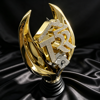 Trophée en métal chromé avec logo TR en strass et cristal doré, coupe de récompense avec ailes de laurier pour cérémonie d'entreprise, personnalisable, vente en gros VIP