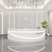 Comptoir de réception incurvé à LED pour salon de beauté blanc, simple et moderne, pour entreprise, magasin de vêtements, studio de yoga, caissier