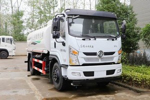 Camión rociador de limpieza de carreteras multifuncional Howo con tanque de agua cuadrado 20 y camión rociador de gran capacidad - Product Image 6