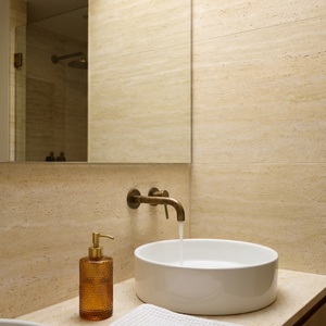 Pierre artificielle flexible en matériau MCM avec texture de pierre naturelle, grande dalle pour comptoirs de maison et usage hôtelier - Product Image 5