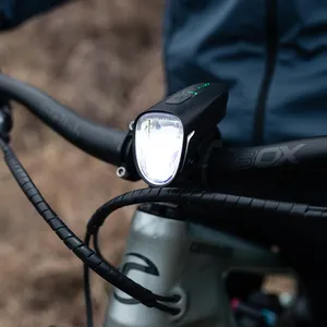 Luz dianteira recarregável USB de alto brilho para bicicleta Sate-lite 100LUX para passeios noturnos