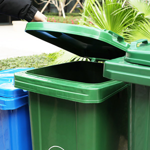 Poubelle de recyclage extérieure 240L avec couvercle, roues et pédale, rectangulaire, pour usage extérieur - Product Image 1