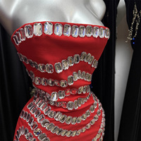 Bettergirl Super Glänzendes Diamant-Mode-Halskettenkleid Rotes Kurzes Damenkleid Luxuriöses Party-Mini-Bandagenkleid