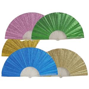 Éventail à sequins argentés scintillants 33 cm, poignée en plastique pliable, accessoires glamour pour fêtes, cosplay et photos du Nouvel An - Product Image 1