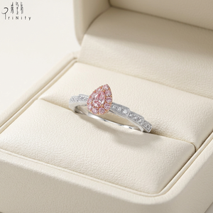 แหวนเพชรชมพูหรูหรา งานแฮนด์เมด สำหรับส่งออก ระดับไฮเอนด์ ทองคำแท้ 18K สีขาวและสีโรสโกลด์ ประดับเพชรชมพูธรรมชาติแท้ - Product Image 6