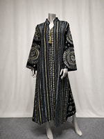 Jalabiya noire pour femmes musulmanes, robe maxi à manches évasées avec broderie ethnique sur toute la surface et pompons, pour festivals et mariages