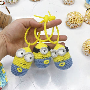 Pendentif de poupée Minion jaune tricoté à la main, style dessin animé mignon, porte-clés tissé écologique, cadeau pour enfants, accessoire de sac, 5cm*5cm - Product Image 3