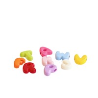 Lettres colorées de dessins animés avec de grands trous et 26 accessoires de reliure DIY mignons, accessoires faits main à la mode et charmants