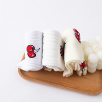 Chaussettes de couleur pure blanches et beiges Offre Spéciale Chaussettes Crew de curling à rayures cerises Chaussettes de fruits scolaires
