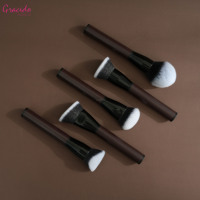 Ensemble de 5 pinceaux de maquillage en poils synthétiques Gracedo avec logo personnalisé et manche en bois pour la vente en gros aux marques de beauté