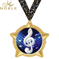 Médaille de musique noble avec ruban tricolore Notes de musique 3D et prix de conception de fond étincelant pour les concours de musique