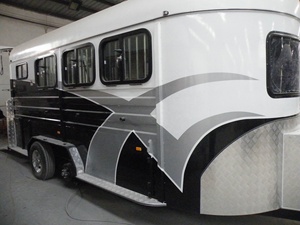 Remorque de camping pour 3 chevaux de luxe, remorques pour chevaux légères, imperméables et modernes - Product Image 6