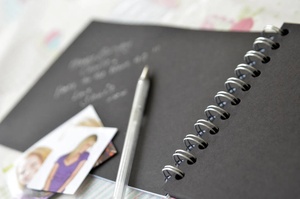 <span class=keywords><strong>Libro</strong></span> de invitados de tapa dura encuadernado en espiral tamaño A5 personalizado 60 hojas Grabación de nacimiento en blanco con foto - Product Image 3