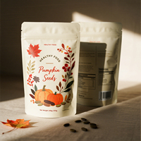 Sachet de grignotages aux graines de citrouille récoltées en automne avec fermeture éclair refermable, trou de suspension et illustration personnalisée pour l'emballage de graines grillées en vente au détail